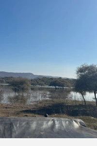 Lake landscape photo from safari shared by traveler Richa Ghosh